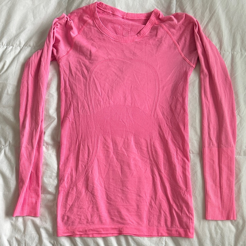 Lululemon women’s swiftly long sleeve size 6